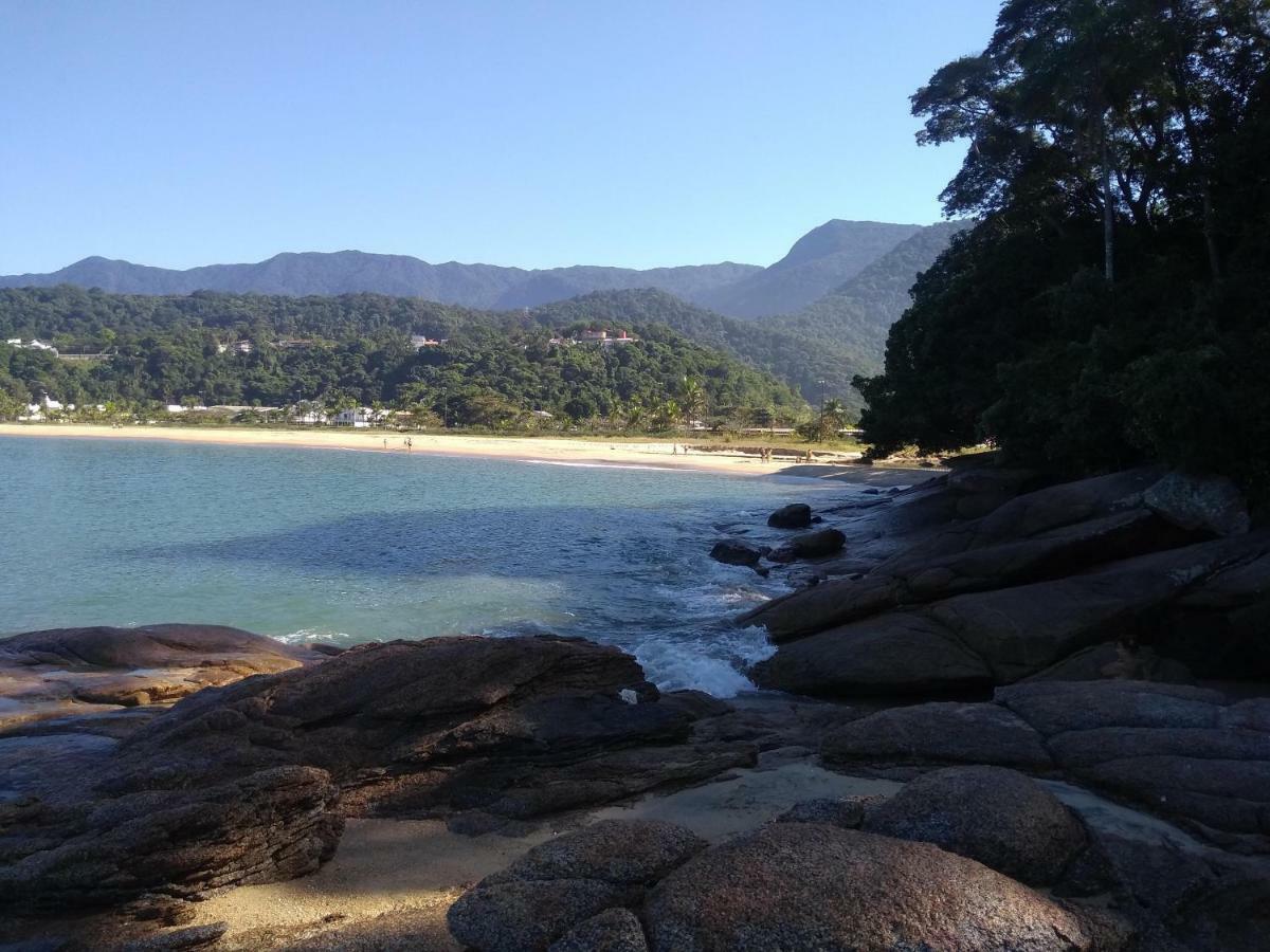 Caraguatatuba de frente para o mar Exterior foto