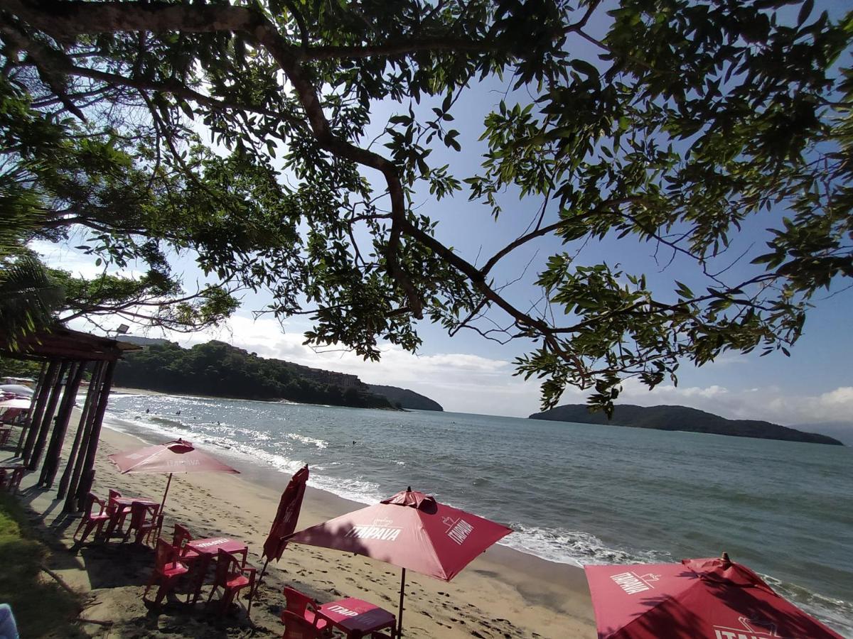 Caraguatatuba de frente para o mar Exterior foto